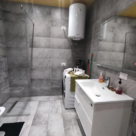 Square 21 Apartman Tirana
