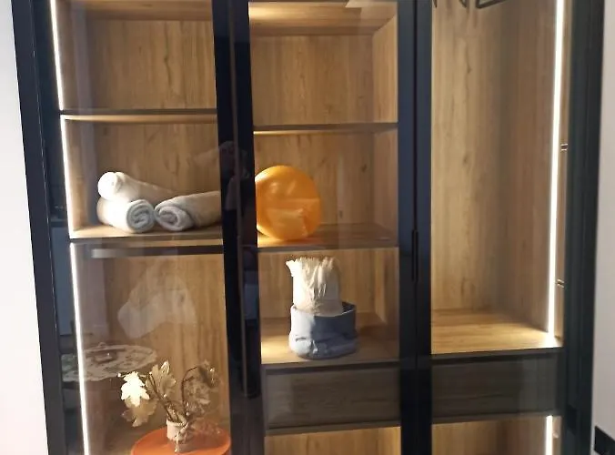 Square 21 * ティラナ